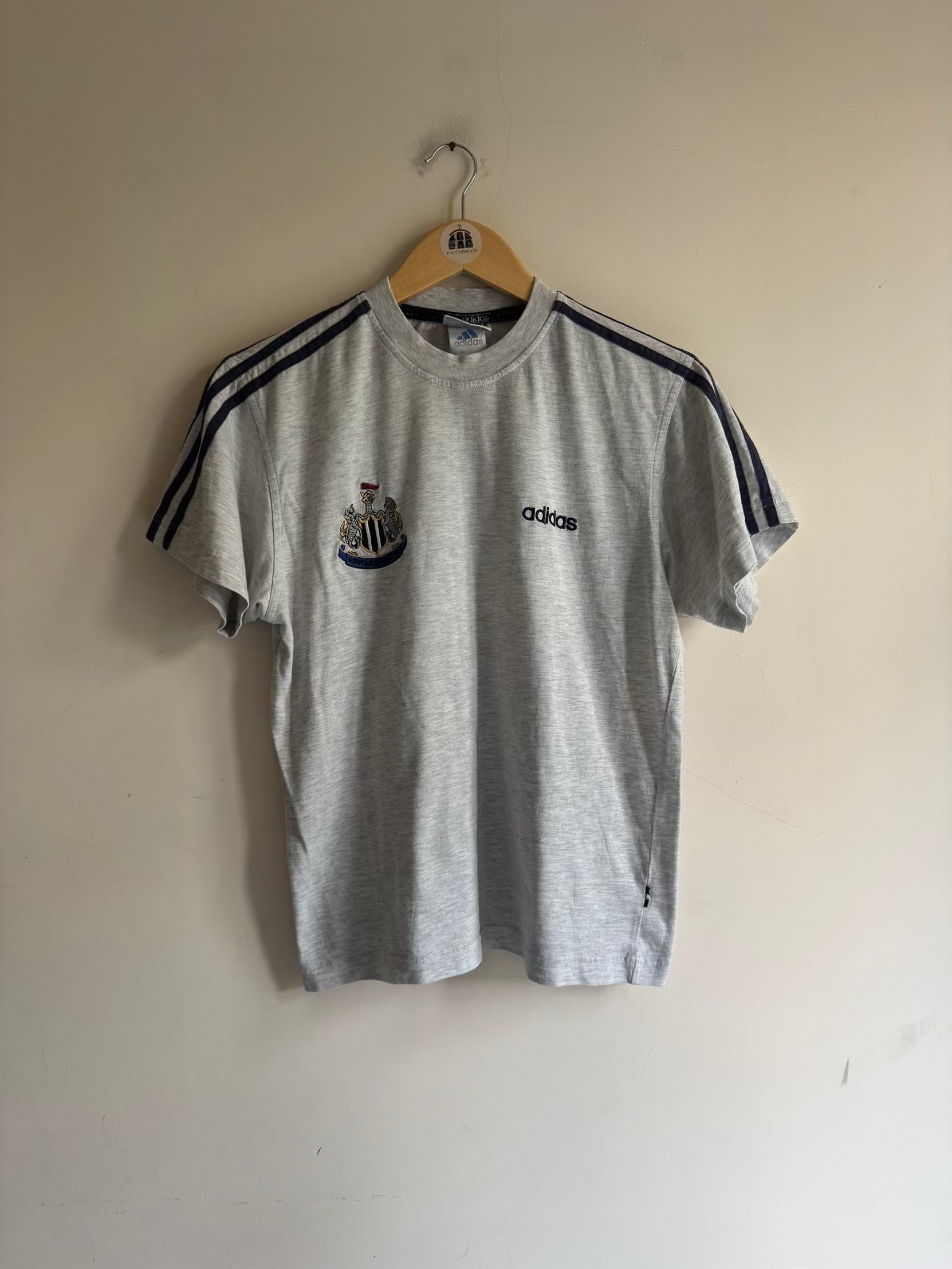 Newcastle United 🏴󠁧󠁢󠁥󠁮󠁧󠁿 1995-96 Adidas Training Tee