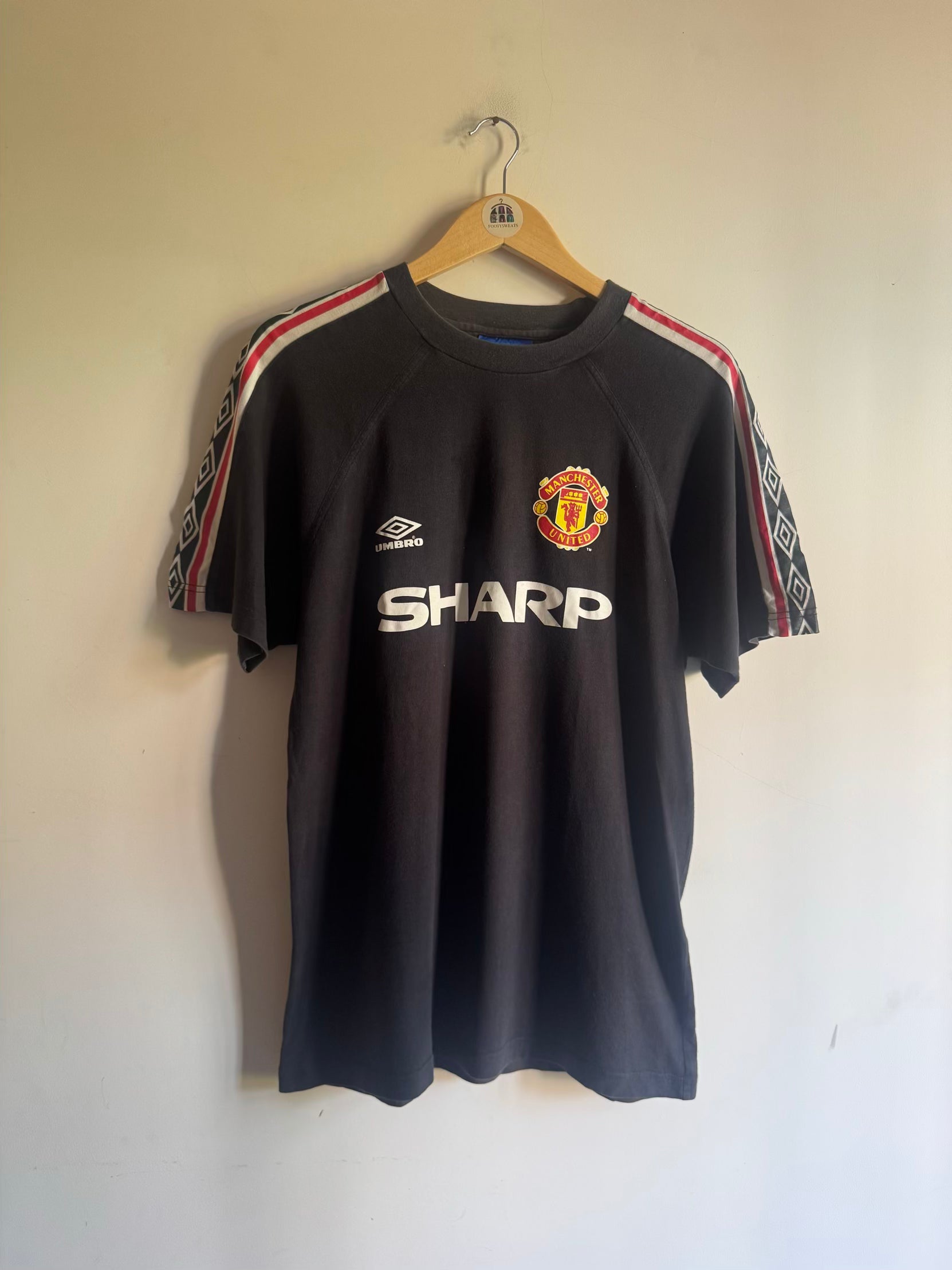 Manchester United 🏴󠁧󠁢󠁥󠁮󠁧󠁿 1998-99 Umbro Training Tee