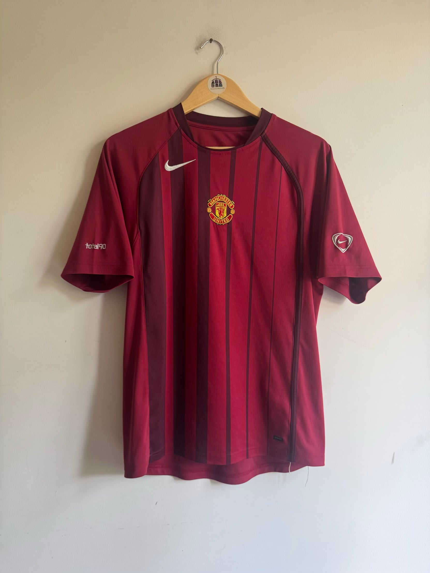 Manchester United 🏴󠁧󠁢󠁥󠁮󠁧󠁿 2004-05 Nike Training Tee
