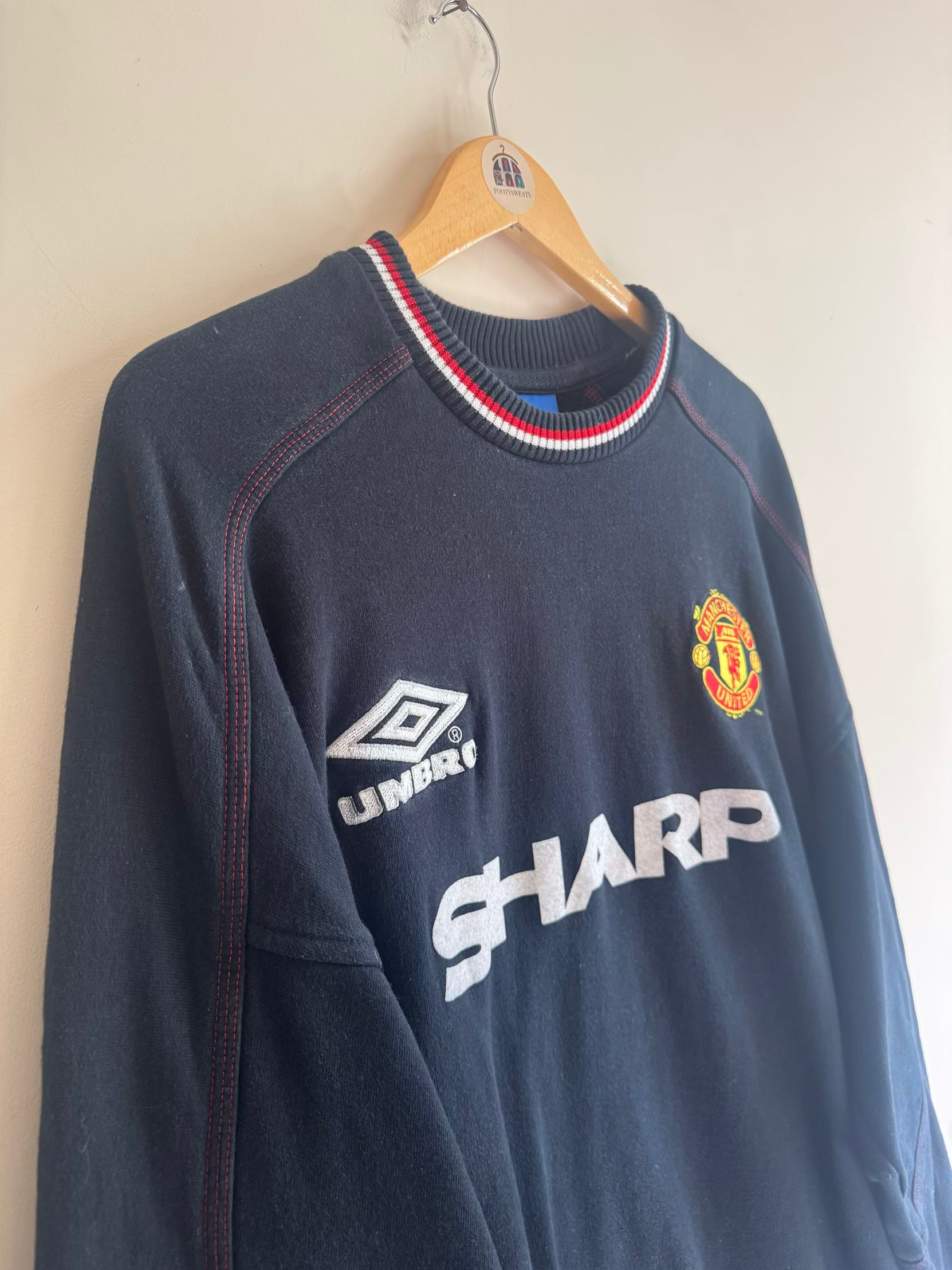 Manchester United 🏴󠁧󠁢󠁥󠁮󠁧󠁿 1998-99 Umbro Sweatshirt